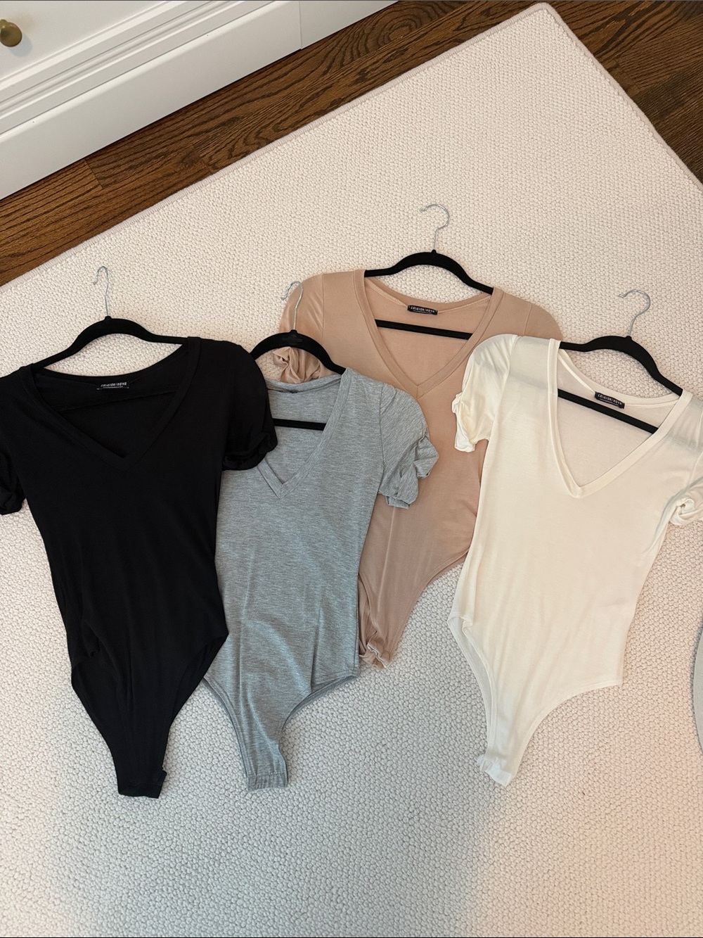 Fashion Nova V-Neck Short Sleeve Bodysuit - set of 4 - Picture 6 of 9